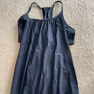 Lululemon top w/built in sports bra blk on blk